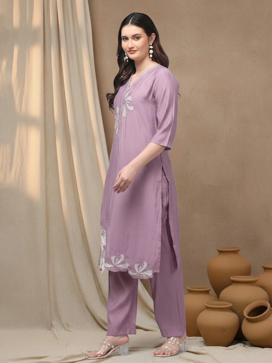 Aronita Lilac Woman Embroidered Suit Set - Image 4