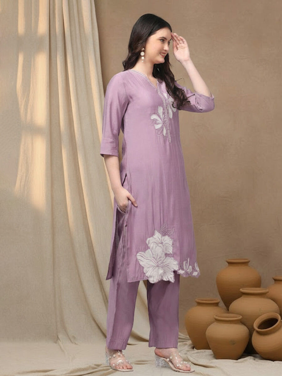 Aronita Lilac Woman Embroidered Suit Set - Image 3